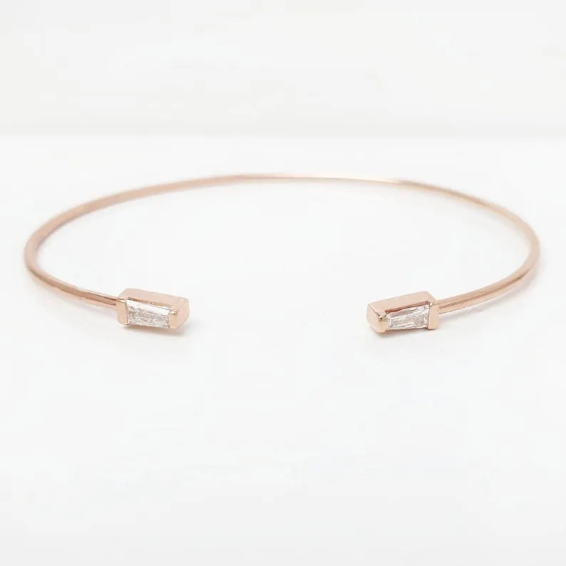 Bangle fancy baguette diamonds in solid gold