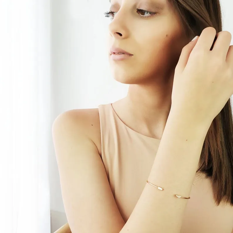 Bangle fancy baguette diamonds in solid gold