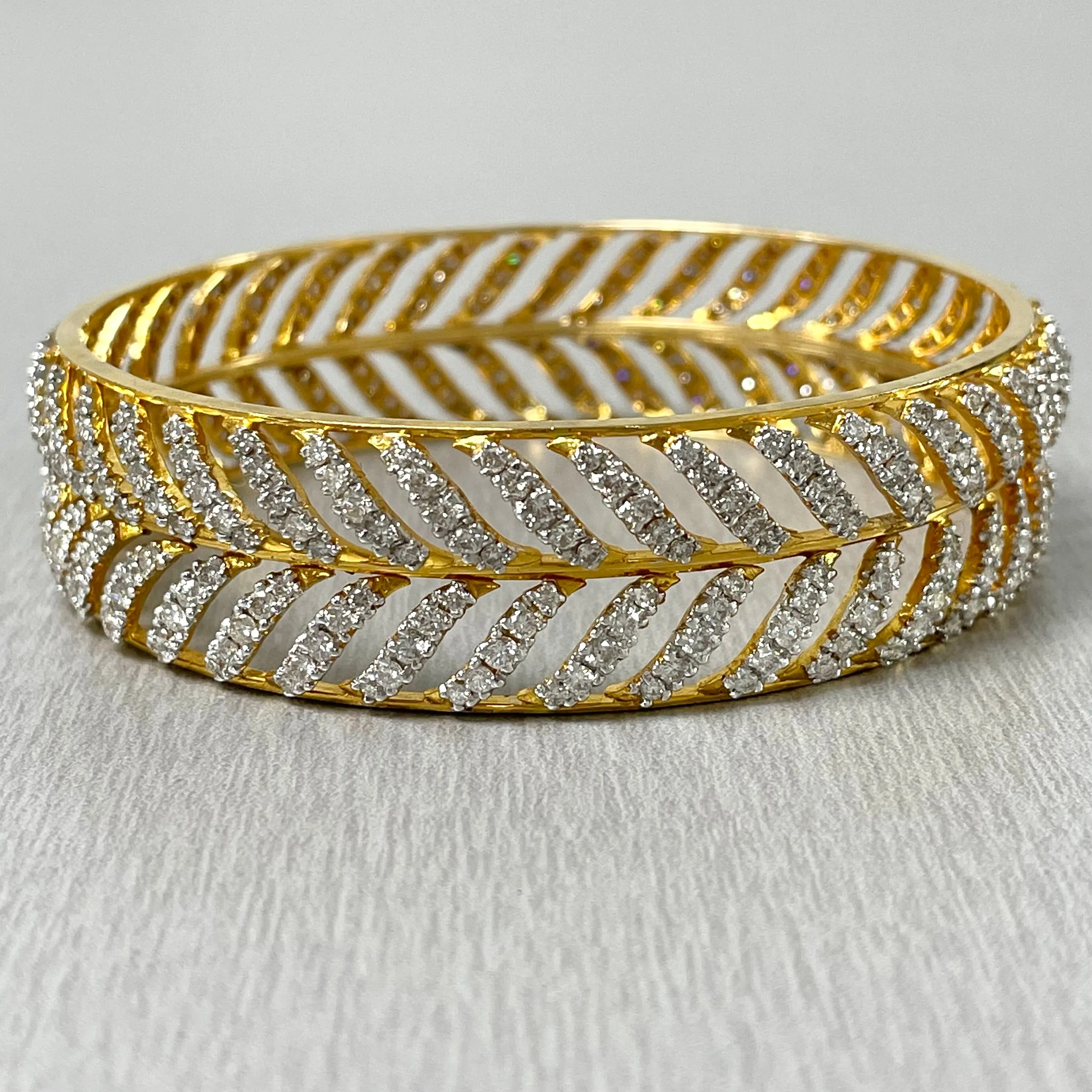 Beauvince Curves Diamond Bangles Set (7.70 ct Diamonds) in 18K Gold