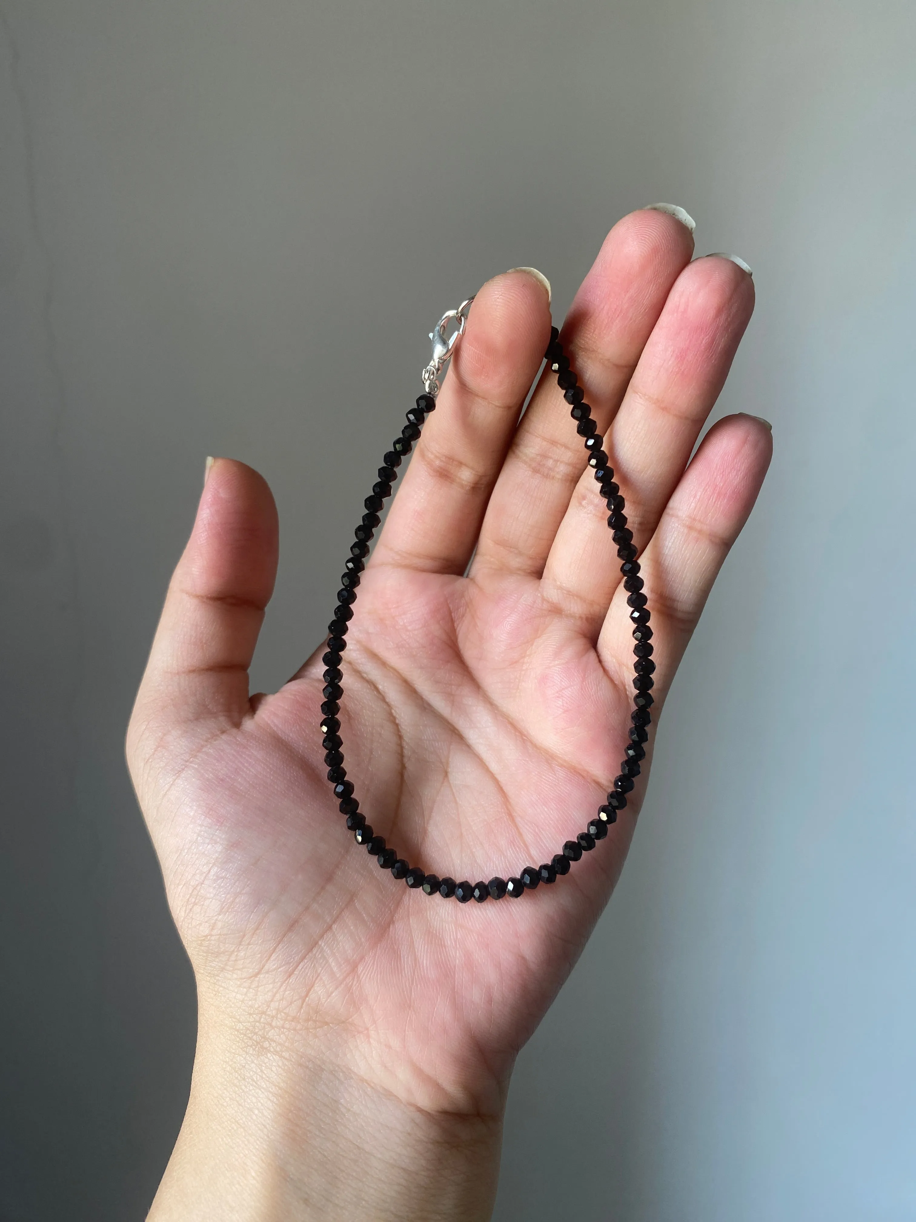 BLACK CRYSTAL ANKELT