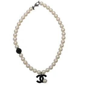 Chanel Bicolor Pearl on CC Short Necklace