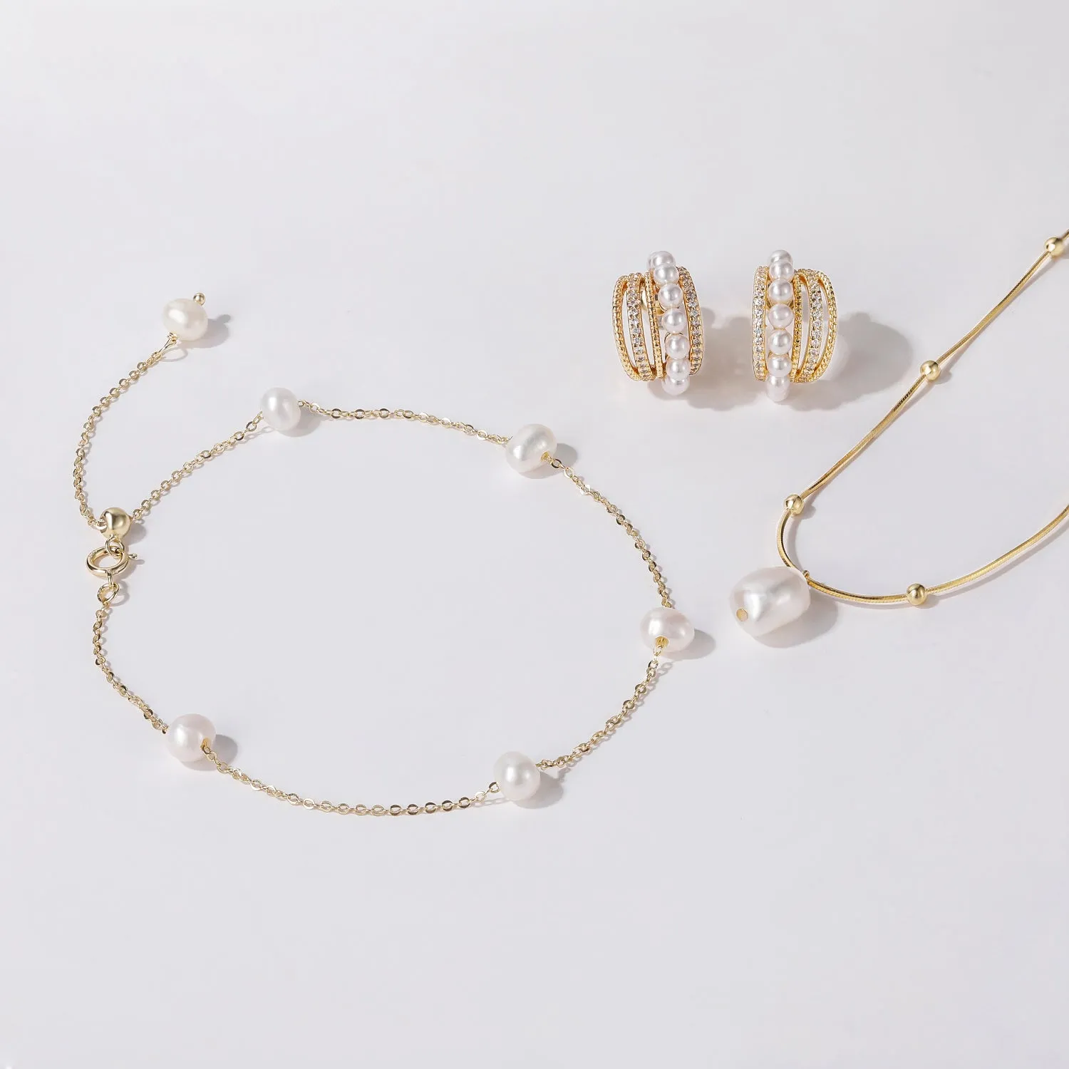 Dainty Freshwater Pearl Bracelet