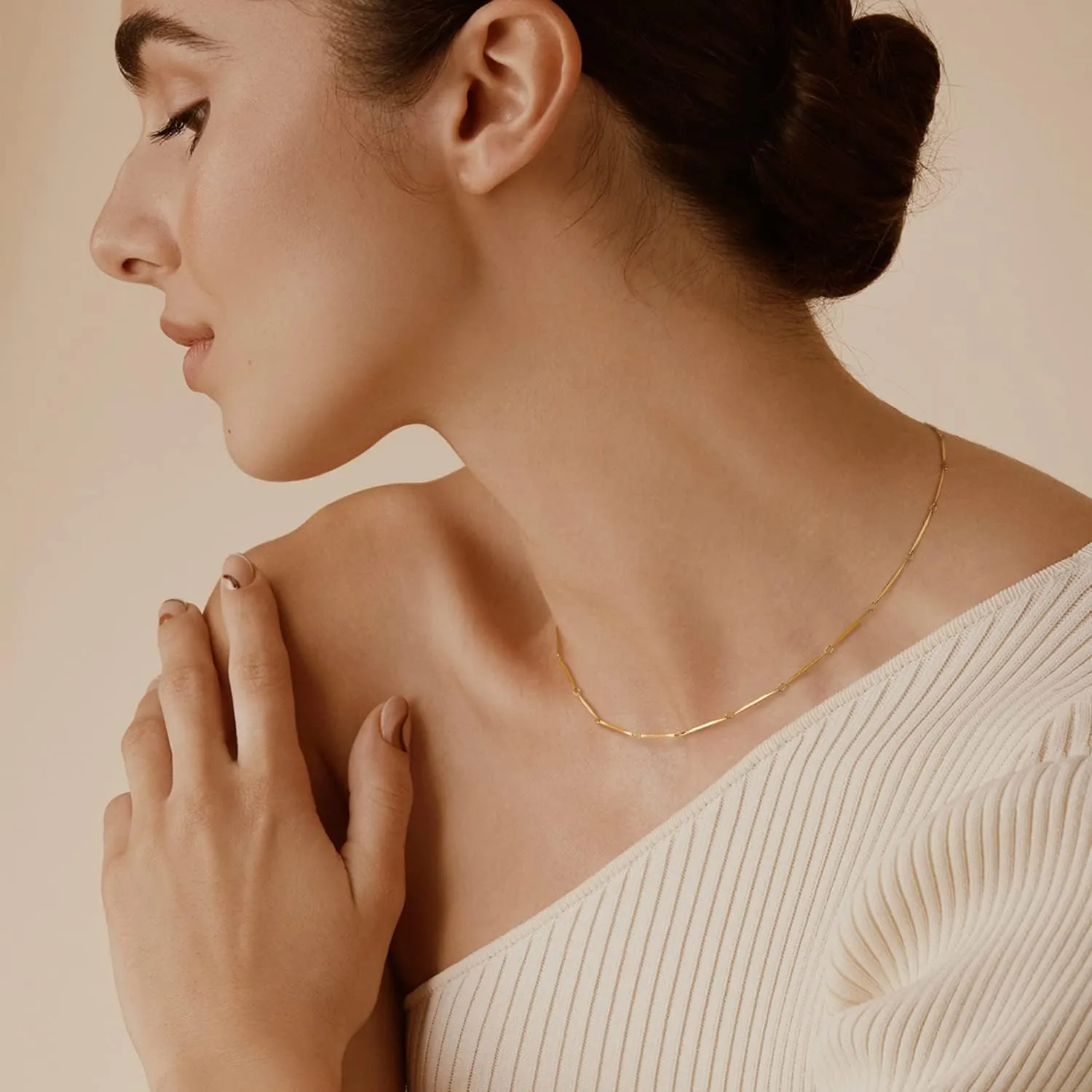 Gold Dainty Choker Necklace for Women 14K Gold Plated Thin Wave Coin Chain Gold Necklace Simple Layered Gold Necklace Minimalist Link Chain Trendy Jewery for Women