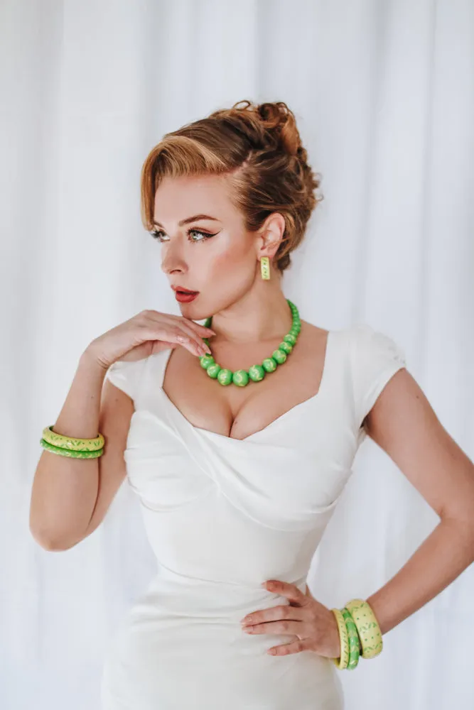 Narrow Lime Carved Duchess Bangle