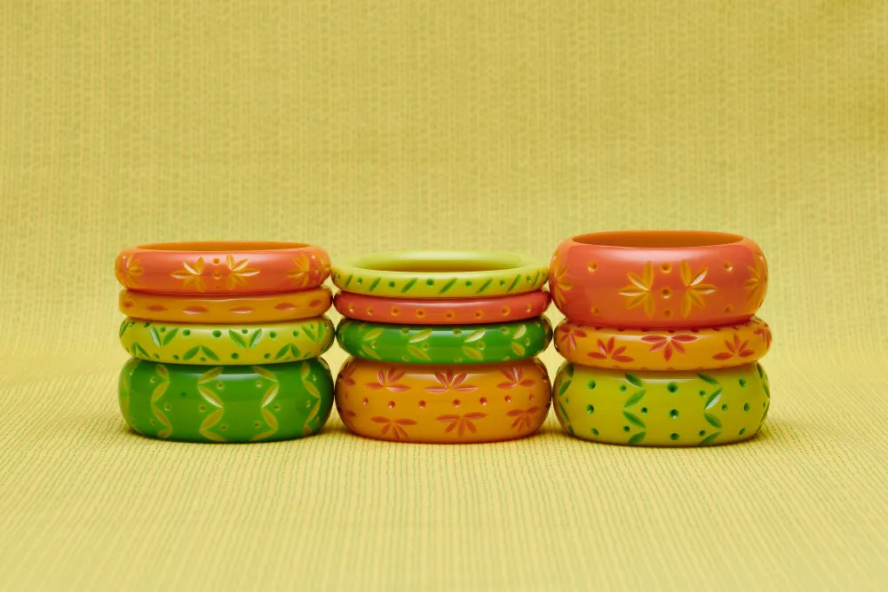 Narrow Lime Carved Duchess Bangle