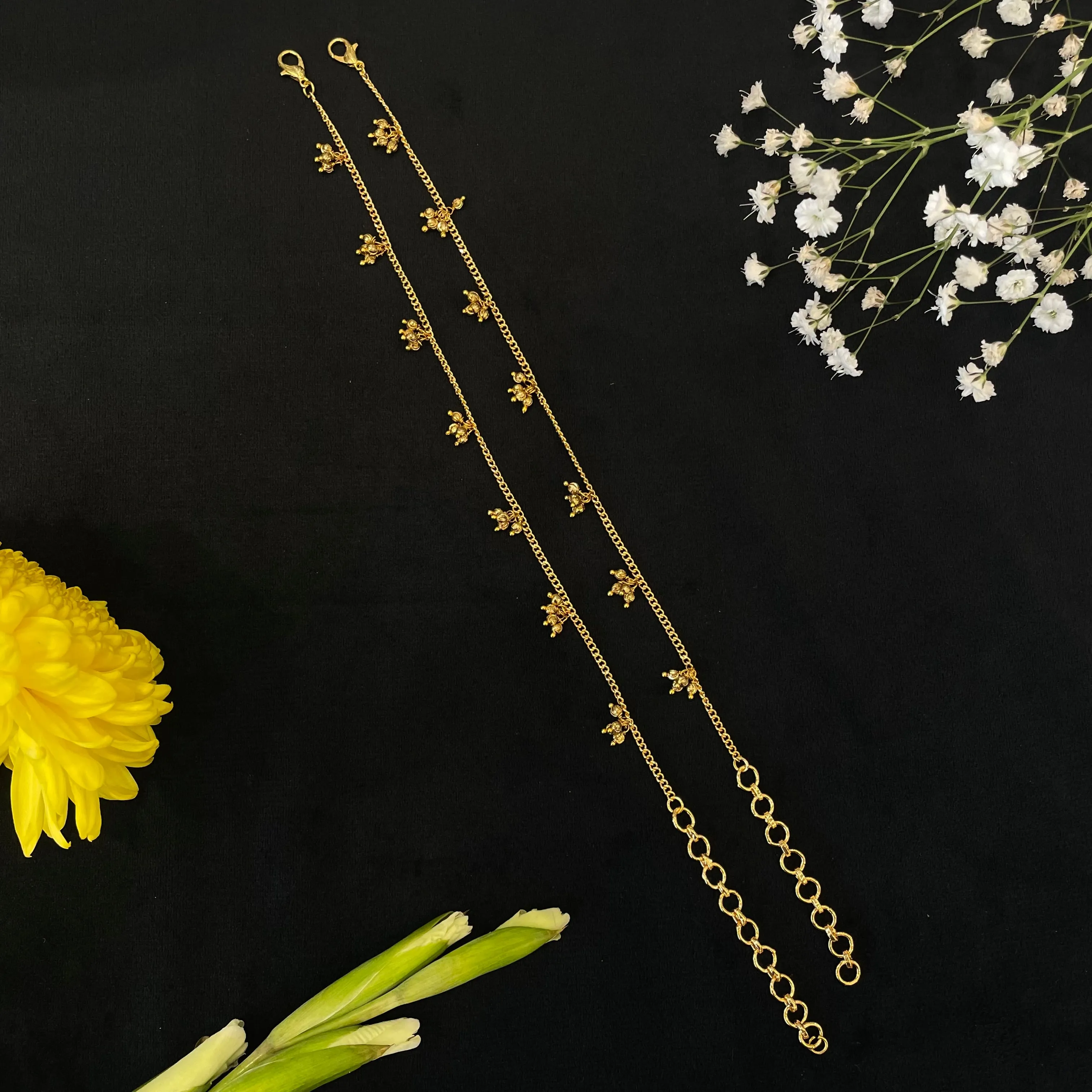 Nayaab Subi golden Payal