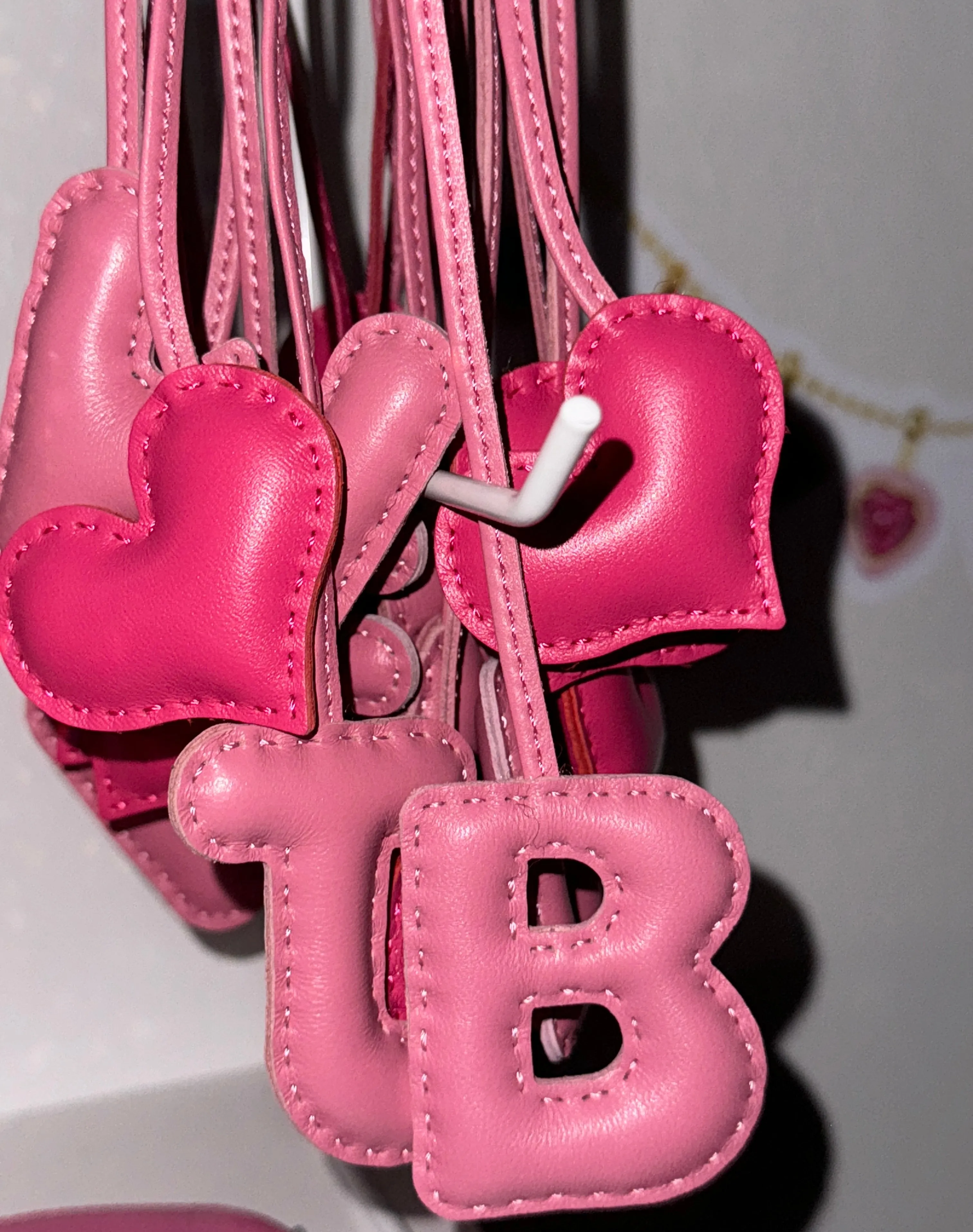 PILLOW PUFF INITIAL LEATHER BAG CHARM