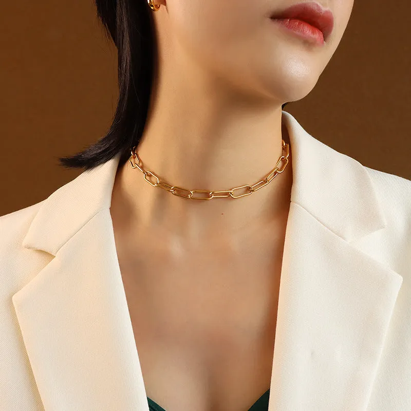 Regal Pearl Collarbone Chorker Necklace with King Pendant