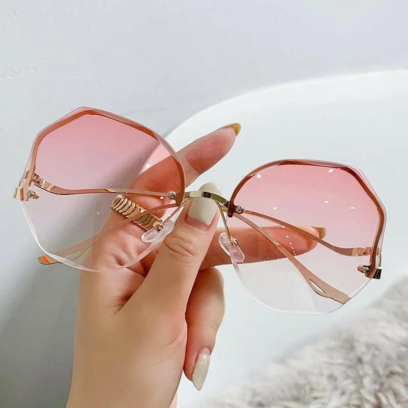 Stylish Curved Rimless Sunnies